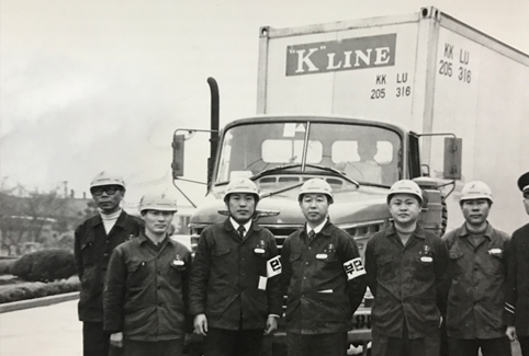 1963.08 - 국내 최초 홍콩에 백상지 25톤 수출
